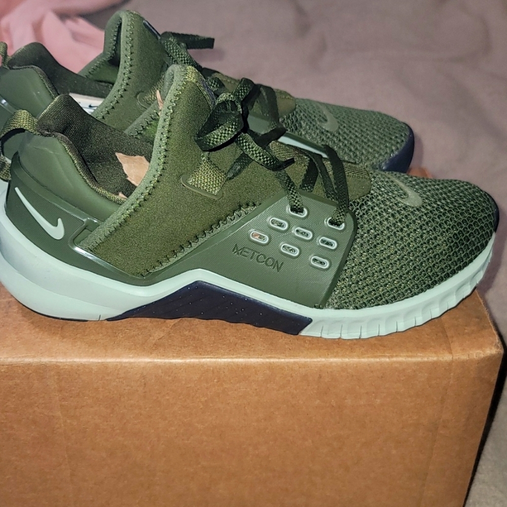 Nike Free X Metcon 2 Men US 8 Legion Green Running Shoes AQ8306-303. EUC CLEANED